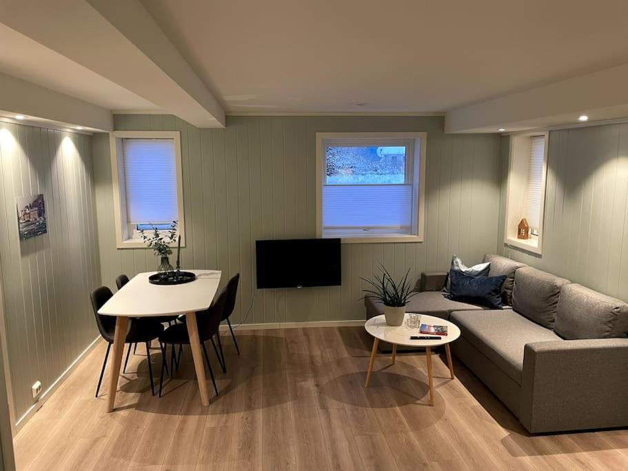Lofoten - New Apartment, Close To Airport. Leknes Luaran gambar