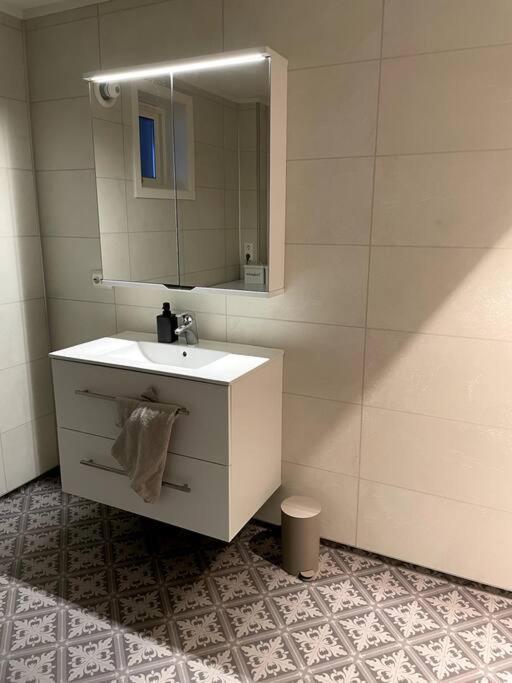 Lofoten - New Apartment, Close To Airport. Leknes Luaran gambar